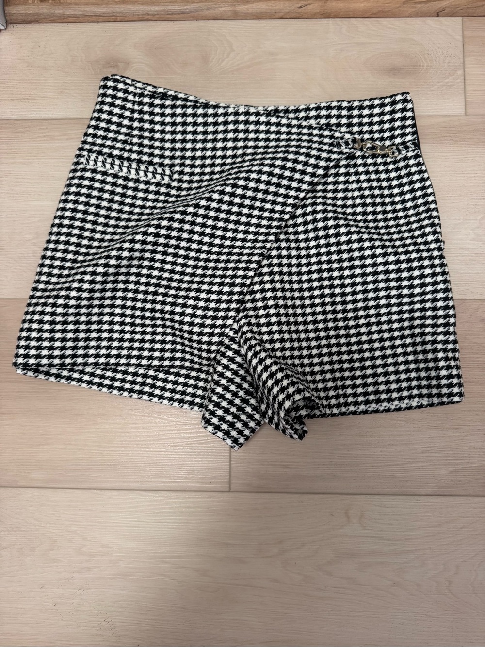 Houndstooth High-Waist Skort - Black & White